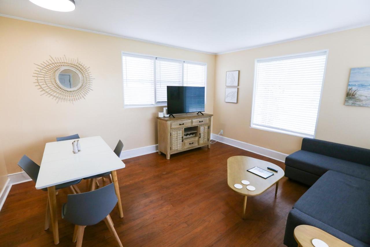 New Listing! Centrally Located Efficiency One Mile To The Beach! Jacksonville Beach Exterior foto